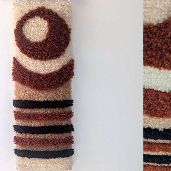 Vintage Latch Hook Wool Wall hanging - Picture 3 of 4